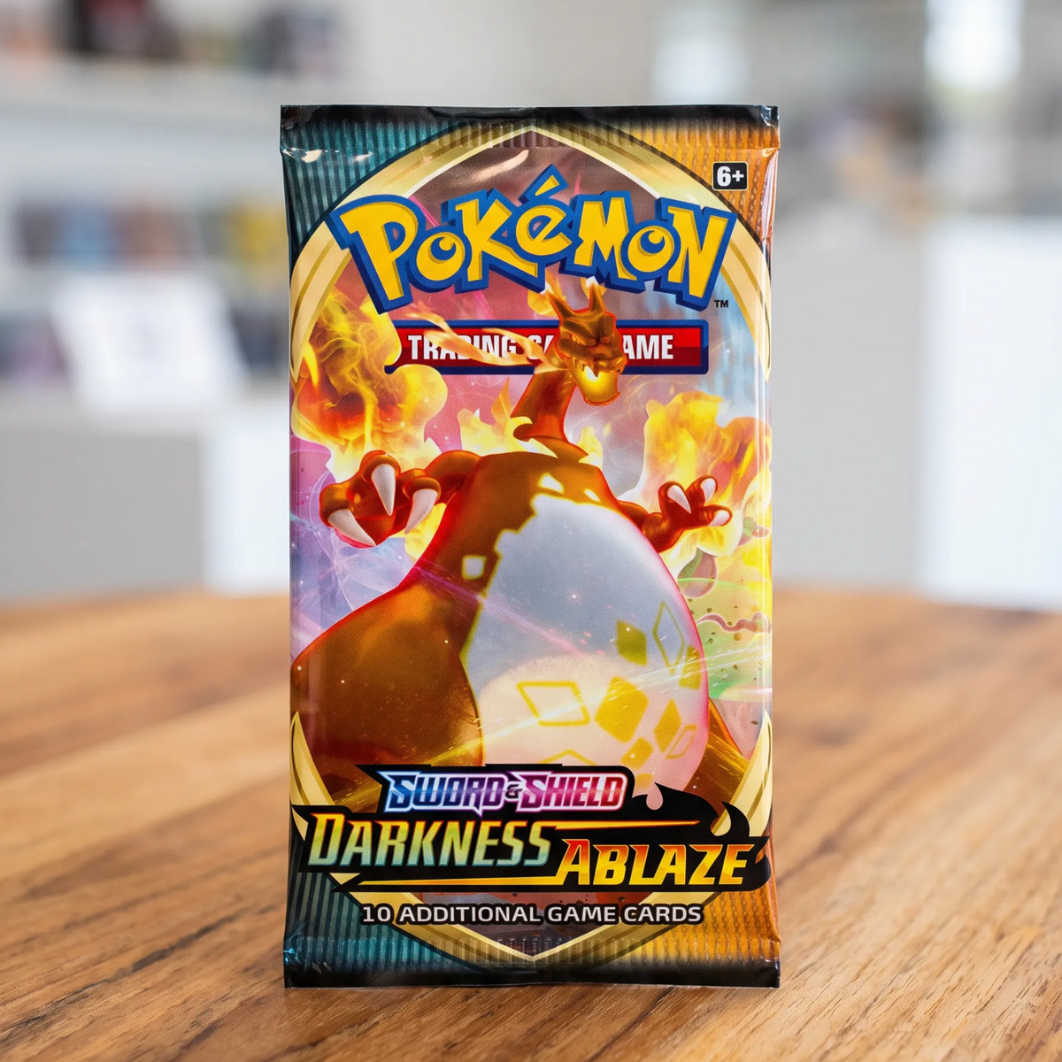 Pokémon Sword & Shield: Darkness Ablaze - Booster Pack